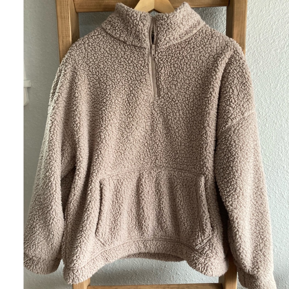 American Eagle sherpa sweatshirt